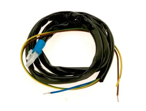 Kabel mit schwarzer Isolierung und einem blauen Anschluss, bestehend aus mehreren Leitungen in verschiedenen Farben. Produkt von Bosch.